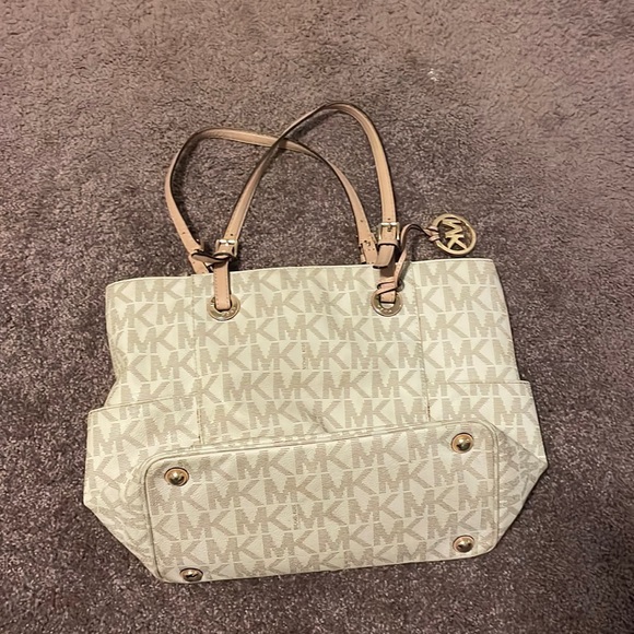 Michael Kors Handbags - Michael Kors purse